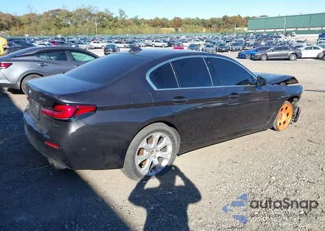 2021 BMW 540I xDrive z USA, uszkodzony, nr VIN WBA73BJ03MWX29643